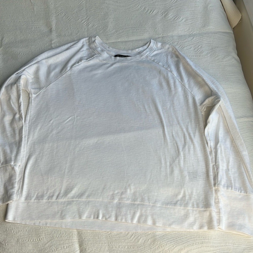 White crew neck pull over sweater